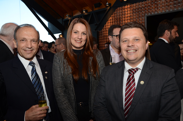 Manuel Suarez, da Fecomércio RS, Adriana Paixão e Carlos Marín, da GJP