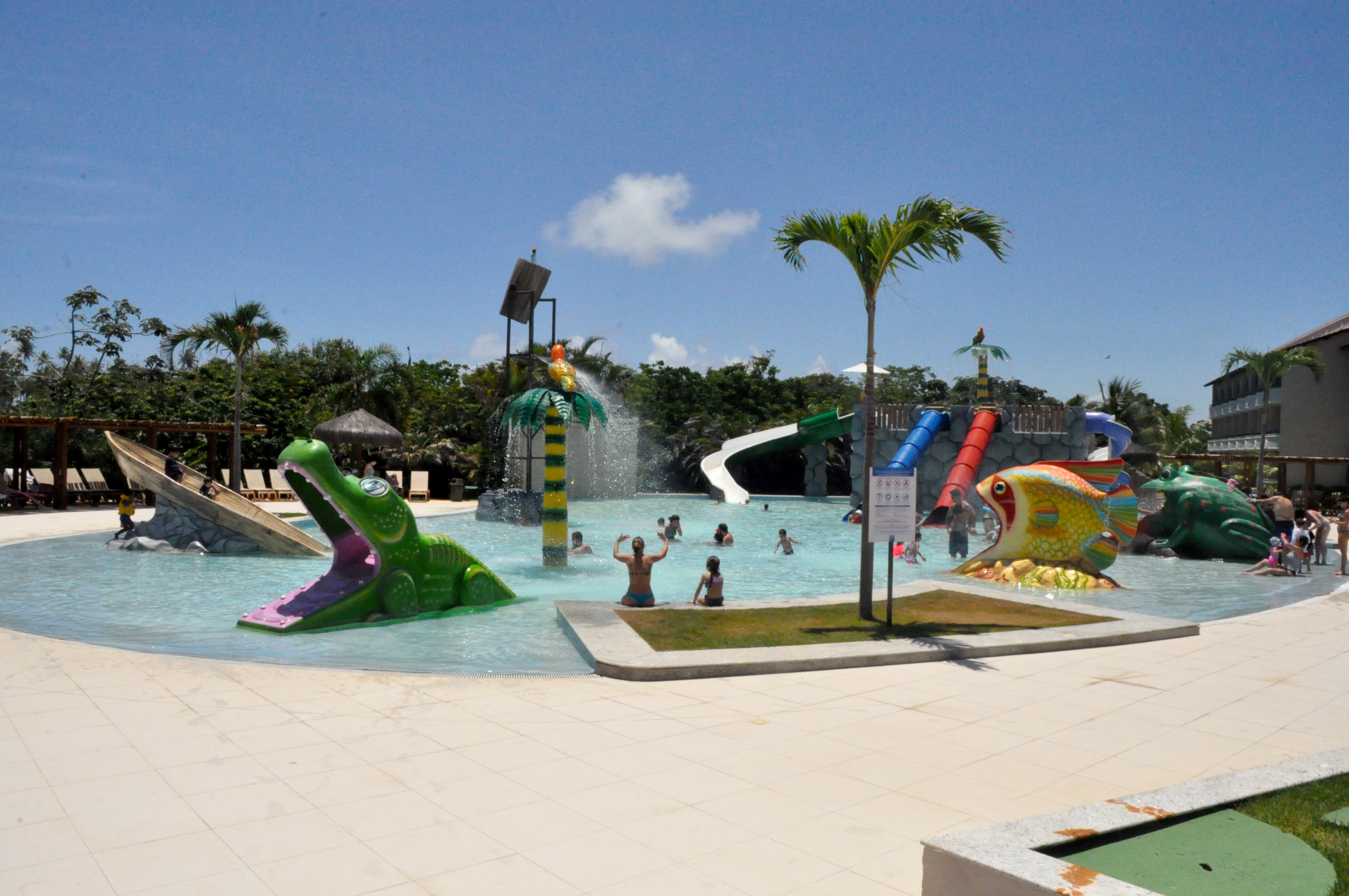 Parque aquático foi inaugurado em dezembro de 2015 e faz sucesso