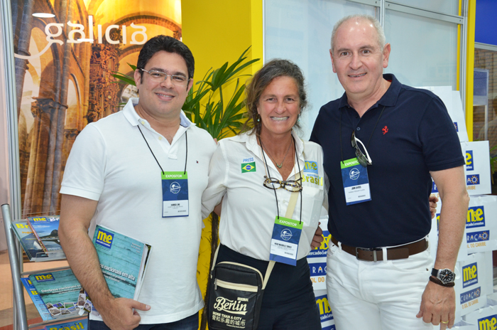 Rodrigos Lins e John Davies, do Nannai Resorts & Spa, com Mari Masgrau, do M&E