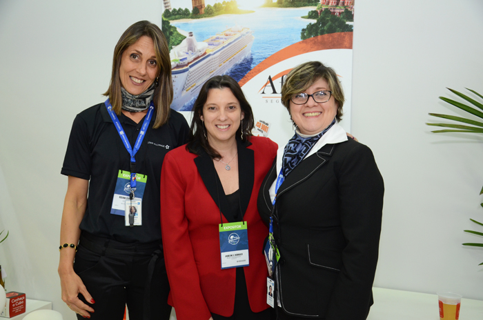 Rosana Caporal e Nadia Kardouss, da Copa Airlines, e no centro, Jaqueline Rodrigues, da MGM