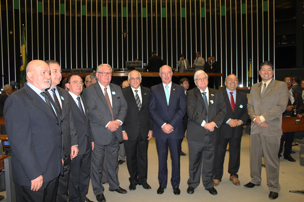 Roy Taylor com representantes do trade e políticos