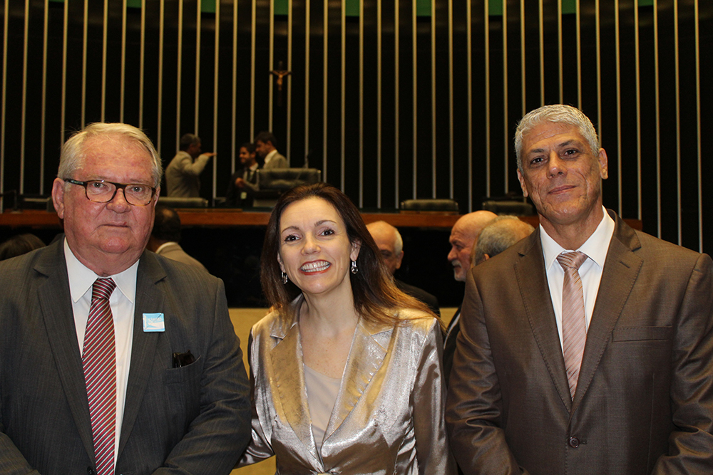 Roy Taylor do M&E com Marcelo Gomes e Claudia Del Vale, da Trip Brasil