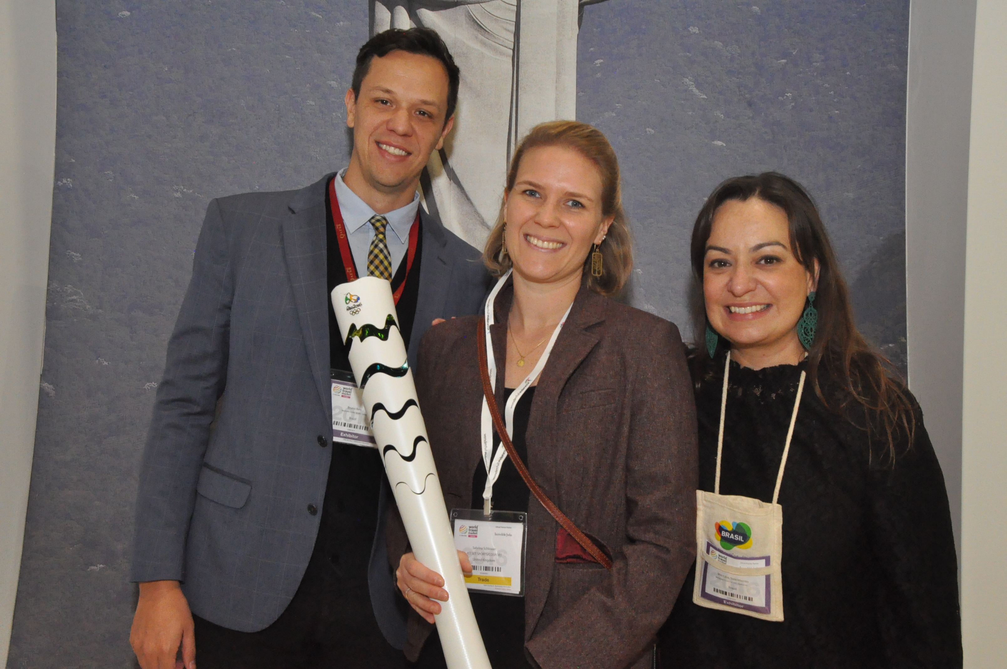 Sabrina Schlosser, da Jet Set Sports, com Bruno Reis e Lilas Nascimento, da Embratur Sabrina Schlosser, da Jet Set Sports, com Bruno Reis e Lilas Nascimento, da Embratur