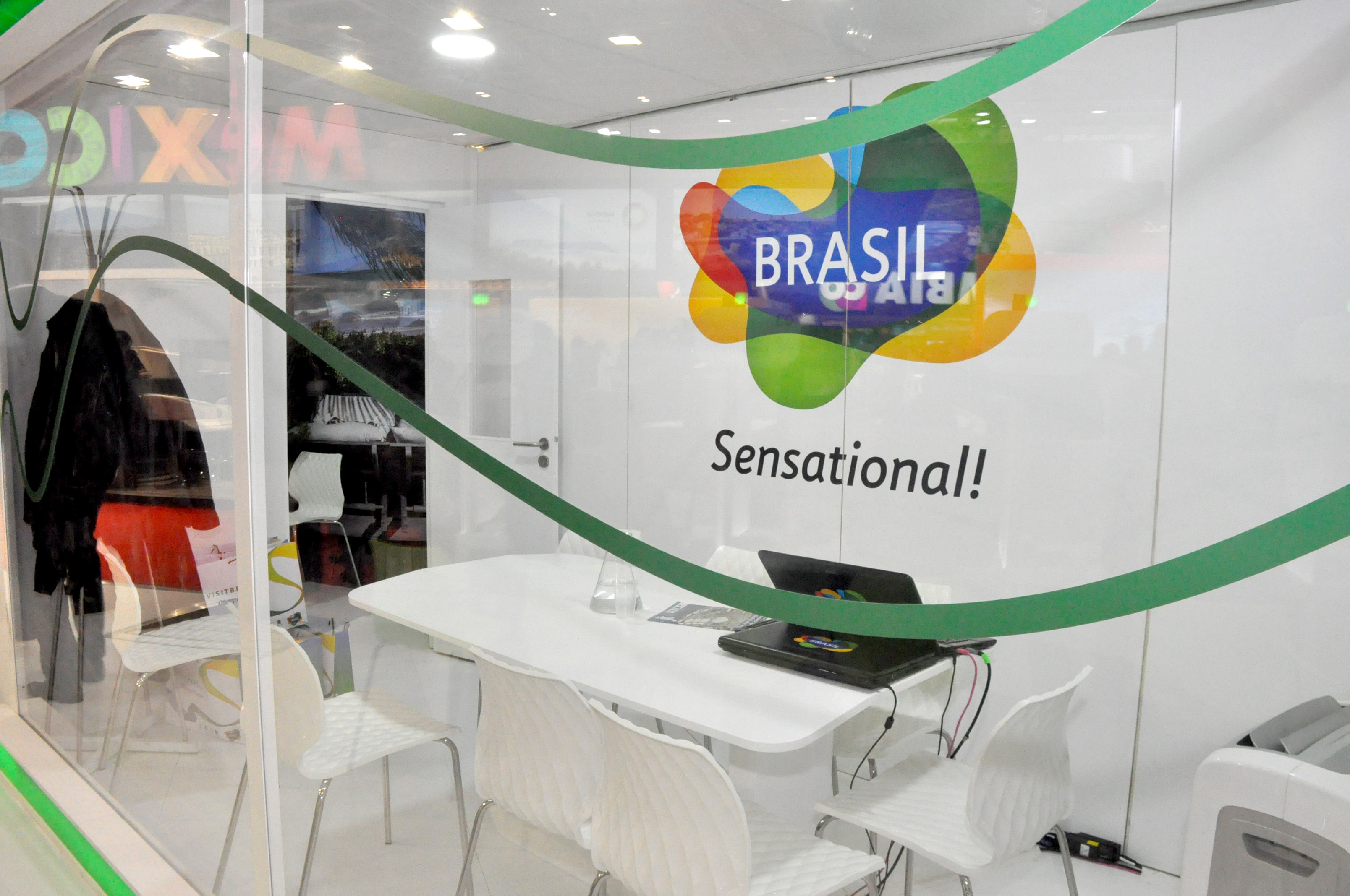 Uma sala de reunião traz exclusividade aos executivos Uma sala de reunião traz exclusividade aos executivos