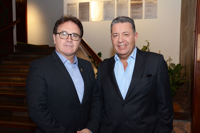 Vinicius Lummertz, presidente da Embratur, e Alexandre Sampaio, da FBHA