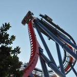 Visitantes se preparam para descida na Sheikra