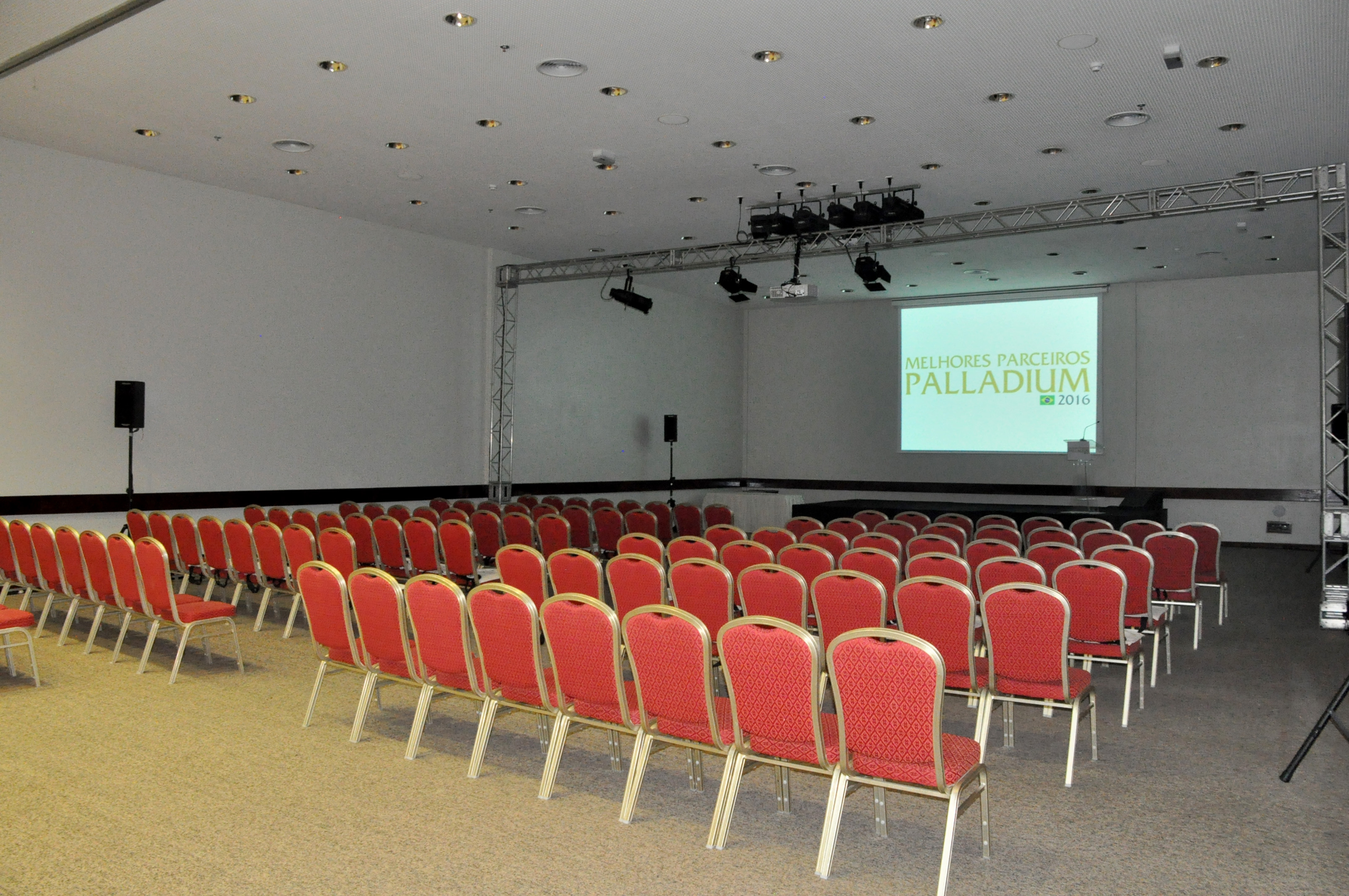 Área de eventos tem capacidade para receber até 450 pessoas