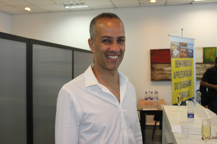 Alexandre Sadan coordena as atrações do navio. Alexandre Sadan coordena as atrações do navio.