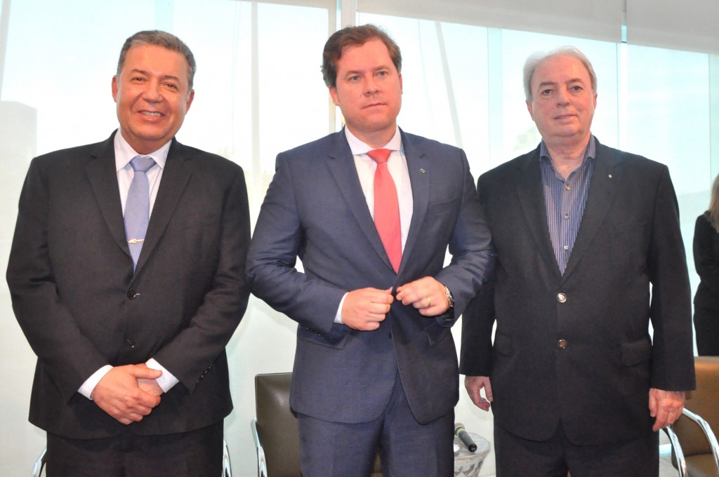 Alexandre Sampaio, presidente do Conselho de Turismo da CNC, Marx Beltrão, ministro do Turismo, e Nilo Felix, secretário de Turismo do RJ