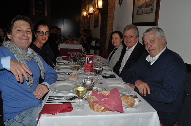Mario Carvalho com Edmar Bull e esposa Celeste junto com Bernardo Cardoso, Alexandra Baltazar do Turismo de Portugial e Mario Carvalho, da Tap Mario Carvalho com Edmar Bull e esposa Celeste junto com Bernardo Cardoso, Alexandra Baltazar do Turismo de Portugial e Mario Carvalho, da Tap