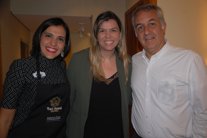 Marjorie Schoroeder, do SeaWorld com Mariana Azevedo e Sylvio Ferraz, da MMTGapnet