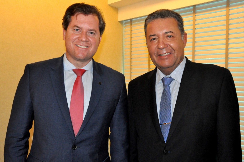Marx Beltrão, ministro do Turismo, e Alexandre Sampaio, presidente do Conselho de Turismo da CNC e da FBHA