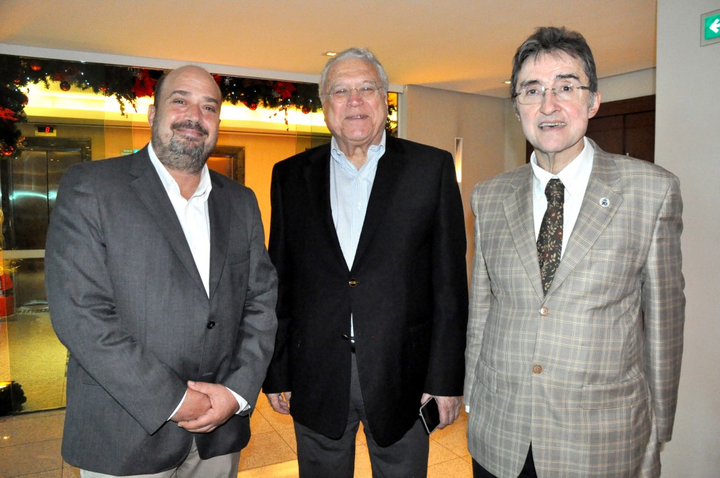 Michael Nagy, do Rio CVB, Paulo Protássio, presidente da ACRJ e novo conselheiro de Turismo do governo de Marcelo Crivella, e Eraldo Alves, da CNC