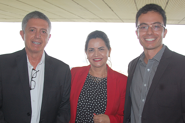 Ricardo Paci e Lucas Paci, da Tyller, com Soely Oliveira, da BCD Travel