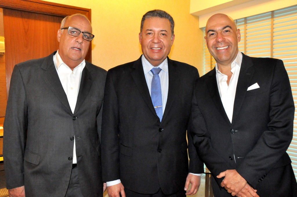 Roberto Macial, do Lagoon Gourmet, Alexandre Sampaio, da CNC, e Marcelo Alves, futuro presidente da Riotur Roberto Macial, do Lagoon Gourmet, Alexandre Sampaio, da CNC, e Marcelo Alves, futuro presidente da Riotur