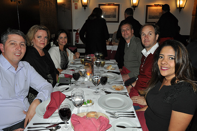 Vera Buecker da Tap com representantes Abracorp Vera Buecker da Tap com representantes Abracorp
