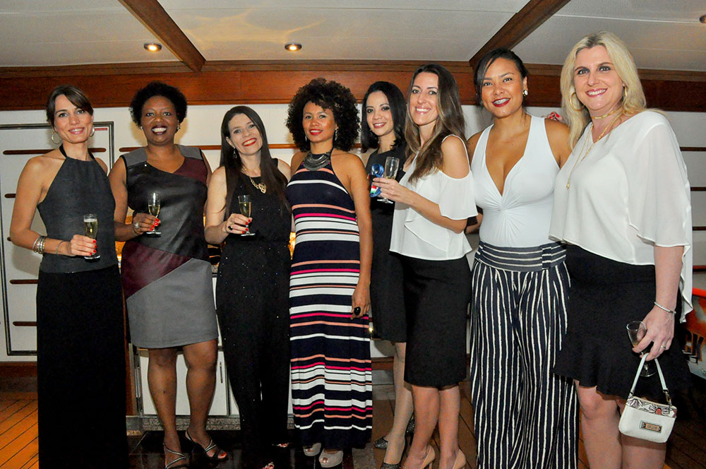 Carolina Passos, da Costa, Claudia Gonçalves, da Visual, Ana Paula Pereira, da Home Travel, Vânia Moraes, Patricia Bezerra, Marina Moreira, Miriã Nascimento, da Costa, e Flores Chieregatti, da Vera Viagens Carolina Passos, da Costa, Claudia Gonçalves, da Visual, Ana Paula Pereira, da Home Travel, Vânia Moraes, Patricia Bezerra, Marina Moreira, Miriã Nascimento, da Costa, e Flores Chieregatti, da Vera Viagens