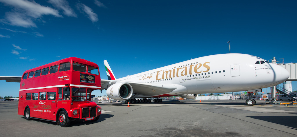 Comparativo entre um A380 e um ônibus de dois andares Comparativo entre um A380 e um ônibus de dois andares