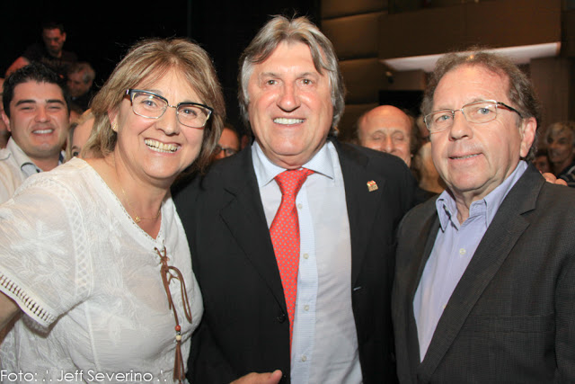 Leonel Pavan ladeado pela Sandra Padilha, secretária de Turismo de Bom Jardim da Serra e pelo presidente da Santur, Valdir Walendowsky Leonel Pavan ladeado pela Sandra Padilha, secretária de Turismo de Bom Jardim da Serra e pelo presidente da Santur, Valdir Walendowsky