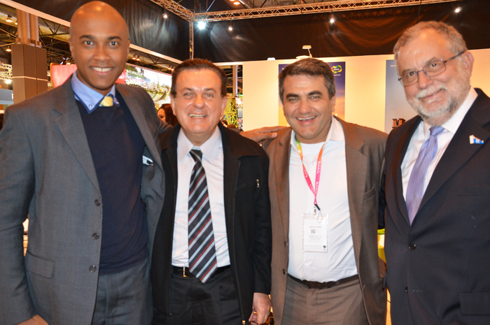 Luis Sobrinho e Enrique Martin-Ambrosio, da Air Europa com Valter Patriani e Marcello Patelli, da CVC
