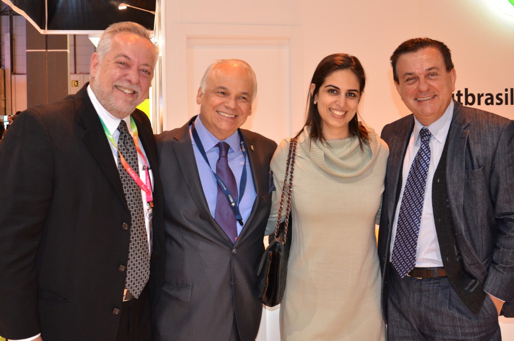 Michael Barkoczy, da Flytour, Orlando Giglio, do Iberostar, Carolina Abud, do Palladium e Vater Patriani, da CVC