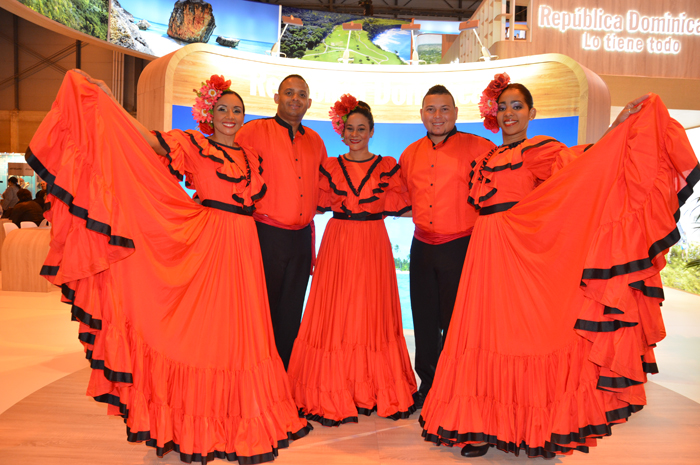 República Dominicana trouxe cor e som para feira