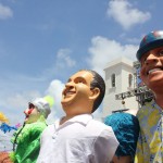Bonecos representam Eduardo Campos e Tiririca