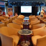 Espaço da discoteca é usado para jogos durante o dia