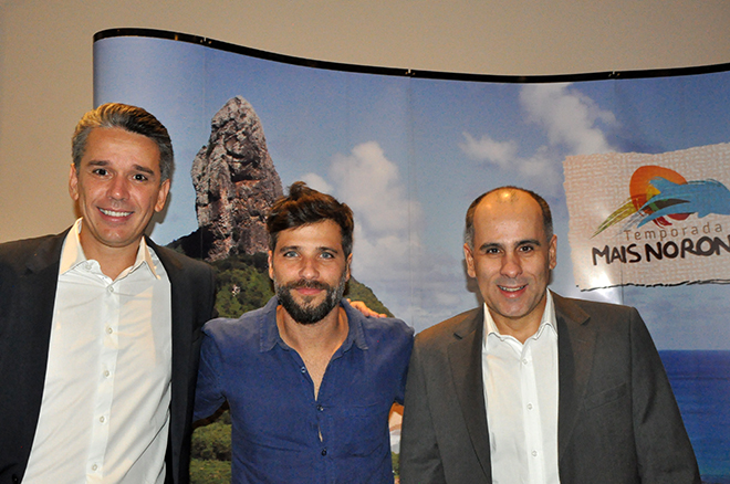 Felipe Carreras, da setur PE com o ator Bruno Galhaço e Luís Eduardo Antunes, administrador de Noronha Felipe Carreras, da setur PE com o ator Bruno Galhaço e Luís Eduardo Antunes, administrador de Noronha