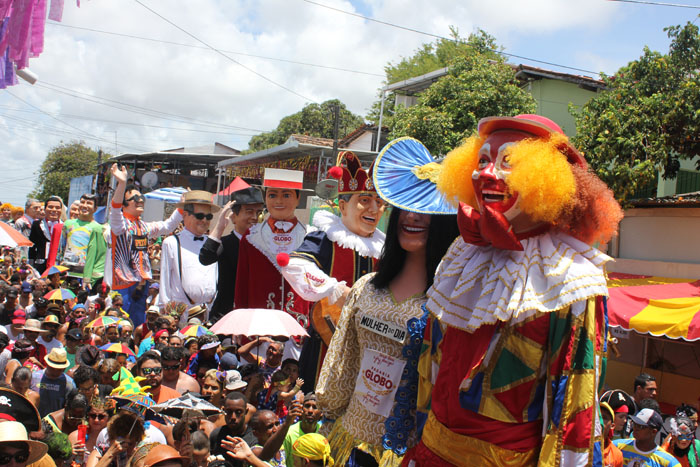 Início do desfile de bonecos em Olinda Início do desfile de bonecos em Olinda