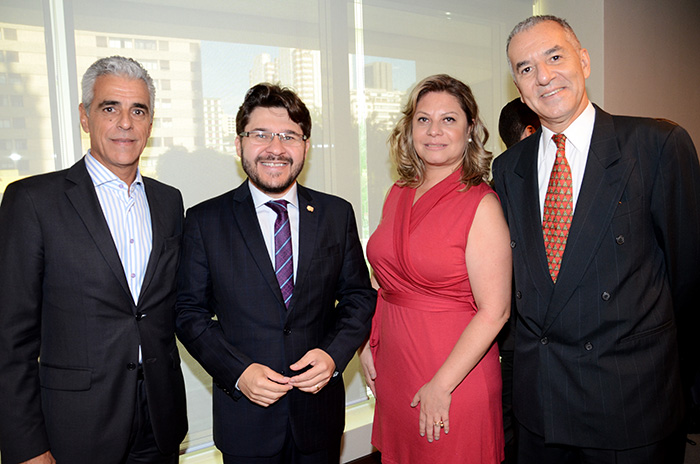 Marcos Balsamo, da Abav-SP, Gilson Lira, da Embratur, Sara Souza, do SPCVB, e João Sabino, da Abav Nacional Marcos Balsamo, da Abav-SP, Gilson Lira, da Embratur, Sara Souza, do SPCVB, e João Sabino, da Abav Nacional