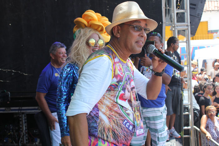 Silvio Botelho, artista plástico responsável por popularizar a tradição dos bonecos gigantes de Olinda Silvio Botelho, artista plástico responsável por popularizar a tradição dos bonecos gigantes de Olinda