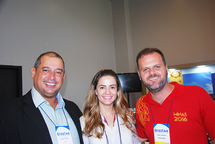 Adriano Gomes, da CVC, Renata Toffoli e Daniel Marques, da setur MG Adriano Gomes, da CVC, Renata Toffoli e Daniel Marques, da setur MG