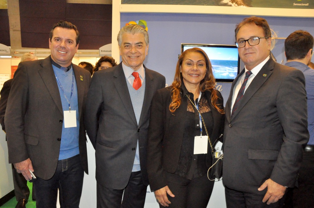Altamir Teixeira, de Balneário Camboriú, Alberto Alves, do MTur, Oreni Braga, do Amazonastur, e Vinicius Lummertz, da Embratur