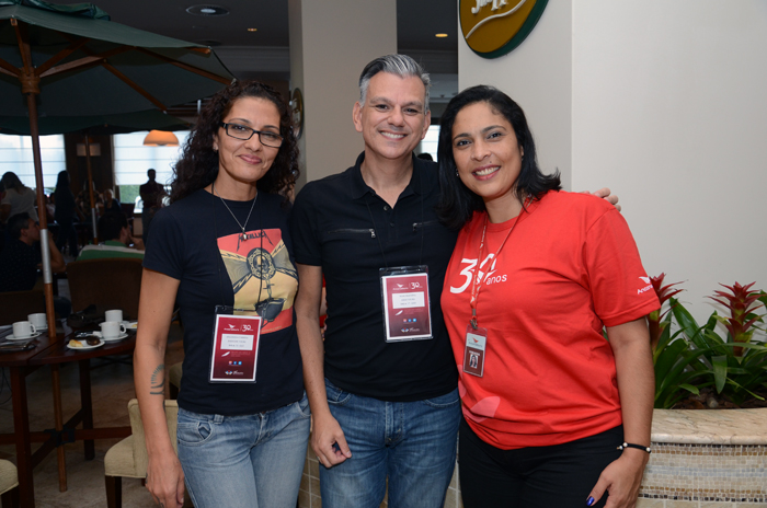 Ana Paula Correia, da Paradise Tours, Marcelo Nina, da Argo Tours, e Fabiana Andrade, da Ancoradouro