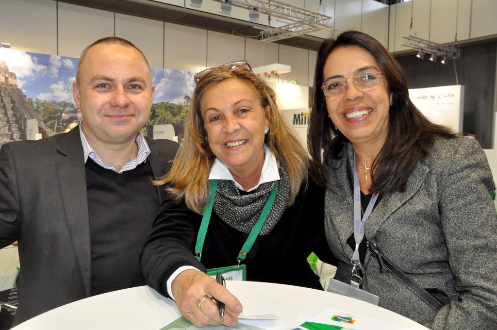 Andrzej Zuba, da LCC, Vania Mendes, da Rentamar, e Maria Helena, do Tivoli