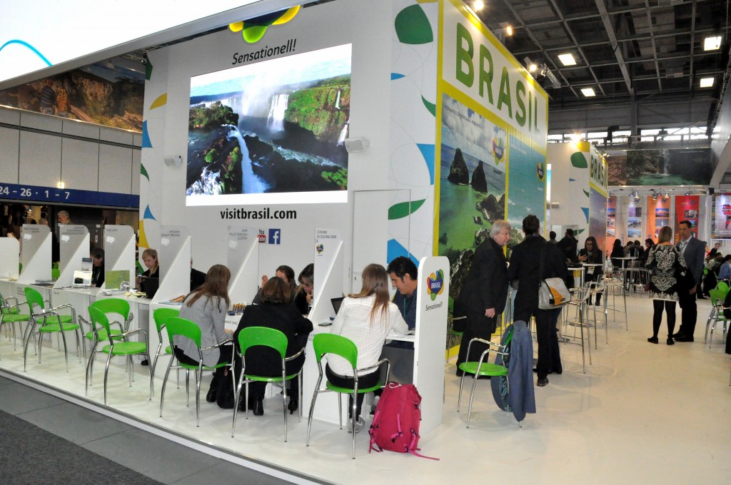 Ao todo, 41 co-expositores divulgam suas marcas e oportunidades turísticas