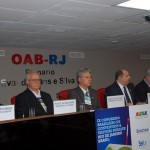 Autoridades na solenidade de abertura
