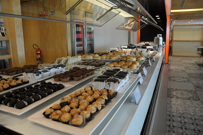 Buffet no lounge da Gol Buffet no lounge da Gol