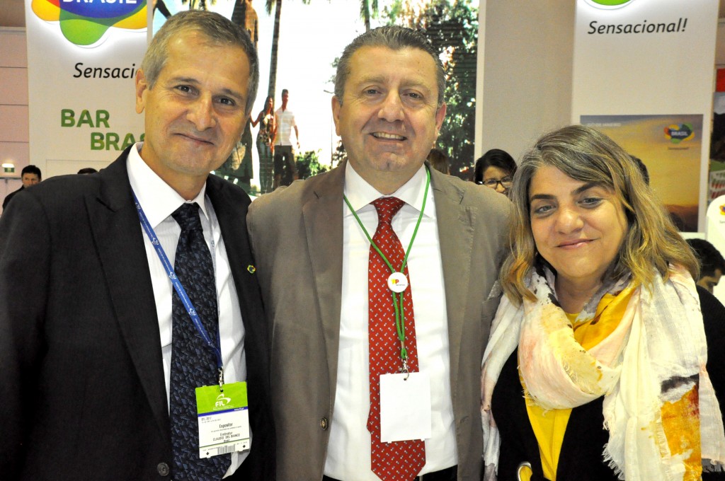 Davide Calicchia, da TAP, entre Claudio e Denise Del Bianco, da Del Bianco Turismo Davide Calicchia, da TAP, entre Claudio e Denise Del Bianco, da Del Bianco Turismo