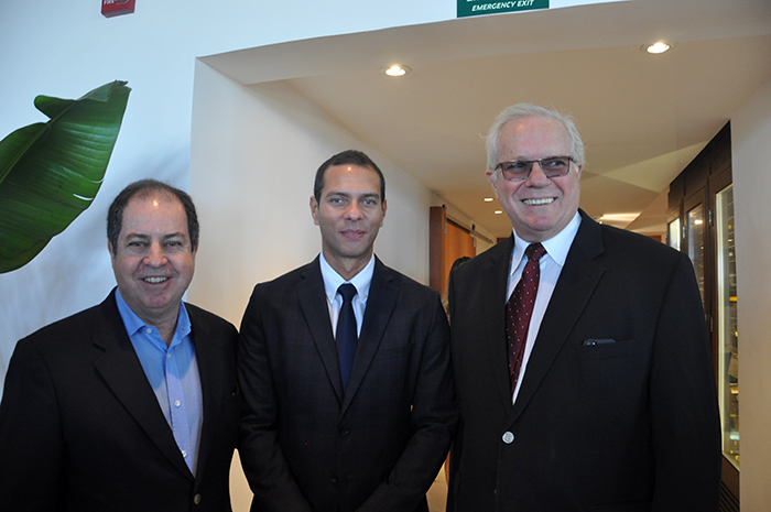 Dilson Verçosa e André Cavalcante, da American com Paulo Senise,da Turisrio Dilson Verçosa e André Cavalcante, da American com Paulo Senise,da Turisrio