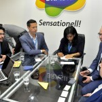 Gilson Lira, da Embratur, Bruno Reis e Camila Leal, do RIOgaleão, com Marcin Towarek e Zbigniew Pobudkiewicz, da Rainbow