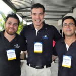 Gustavo Benett, da NCL, com Vinicius Ribeiro e Fábio Guilhem, da Costa