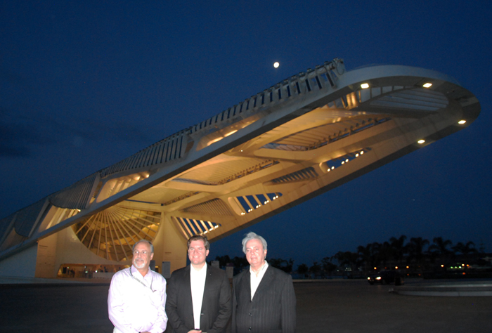Henrique Oliveira, do Museu do Amanhã, com o ministro Marx Beltrão e Nilo Sérgio, da Setur-RJ Henrique Oliveira, do Museu do Amanhã, com o ministro Marx Beltrão e Nilo Sérgio, da Setur-RJ