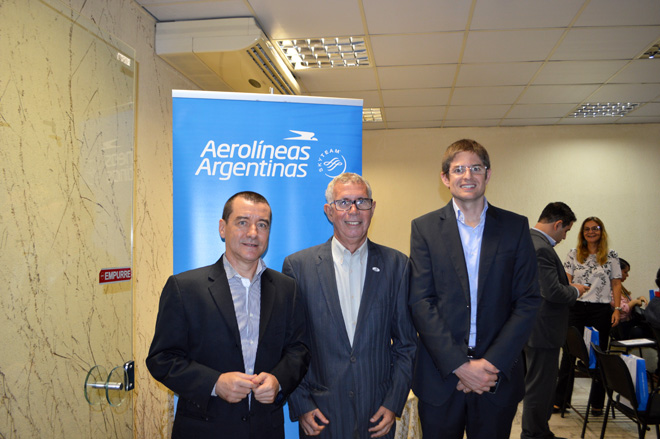 Ivan Blanco, gerente Comercial da Aerolíneas, Jorge Pinto, presidente da Abav-BA com Gonzalo Romero, gerente geral no Brasil, da Aerolíneas Ivan Blanco, gerente Comercial da Aerolíneas, Jorge Pinto, presidente da Abav-BA com Gonzalo Romero, gerente geral no Brasil, da Aerolíneas
