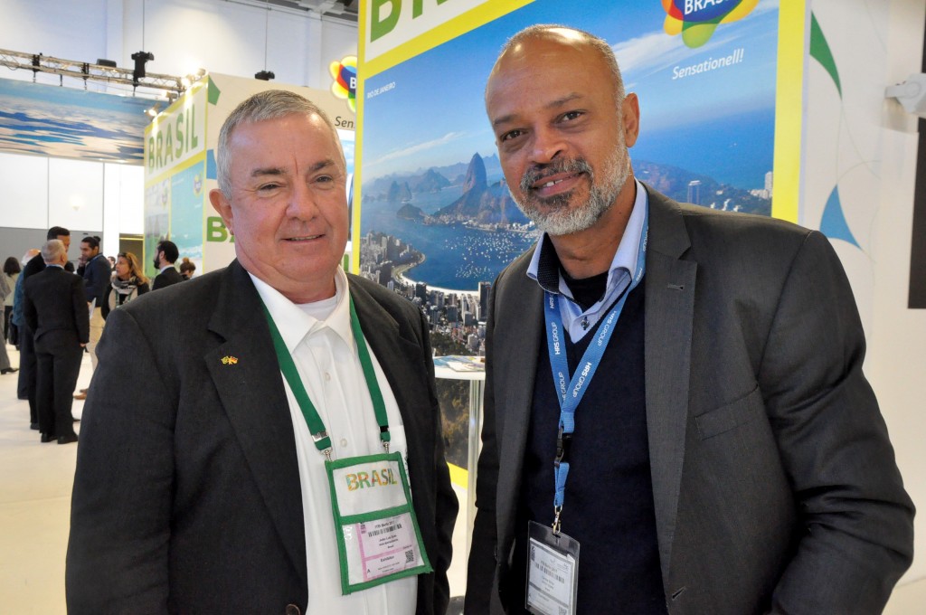 João Luiz Spies, da AAA-Bahia-Brasil, com Carlos Silva, da Opco Tours