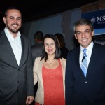 João Taylor, do M&E, com Juliana Assumpção e Fernando Santos, da Aviesp