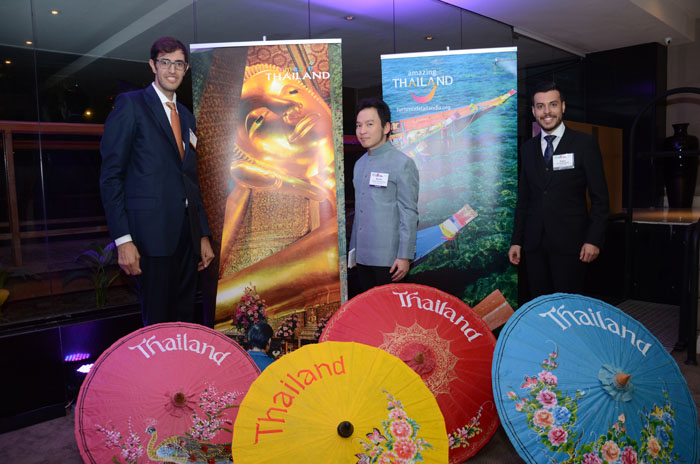 Leonardo Pugliese, do Turismo da Thailand, com Kosin Phonmang, Encarregado de Negócios da Tailândia, e Elton Rodrigo da Silva