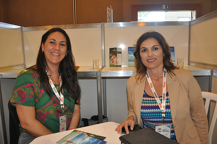 Lizandra Pajak, do Paradise e Palm Beach com Claudia Cianfero Lizandra Pajak, do Paradise e Palm Beach com Claudia Cianfero