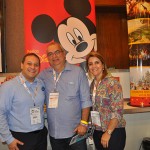 Luiz Araújo Jr, da Disney Destinations com Tatiana e Ricardo Passos, do Vila Bahia